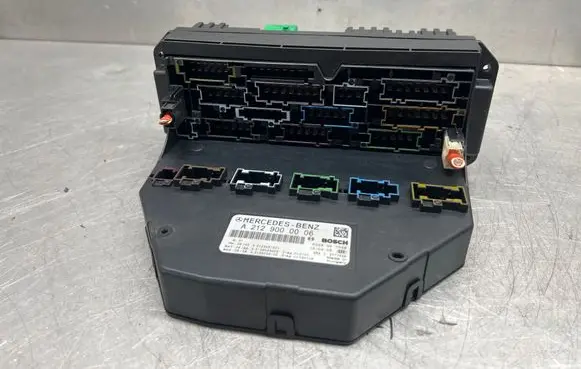 Mercedes-Benz E W212 Fuse module A2129000006 A2125451501 A2129028002
