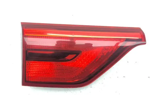 Tailgate rear/tail lights