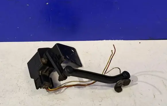 Mercedes-Benz ML W164 Headlight/headlamp level sensor A0105427717