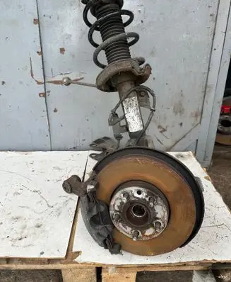 Volvo V40 Front wheel hub spindle knuckle