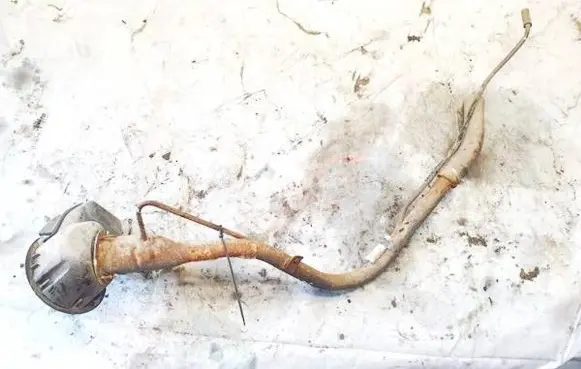Fuel tank filler neck pipe