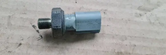 Audi A4 S4 B9 Oil pressure sensor 03N919081 BG7B270815 2027690015