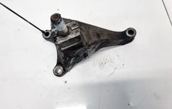 Ford Mondeo Mk III Engine mounting bracket 1S717M125AC