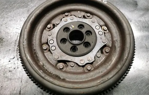 Volkswagen Golf V Flywheel 03G105266BD