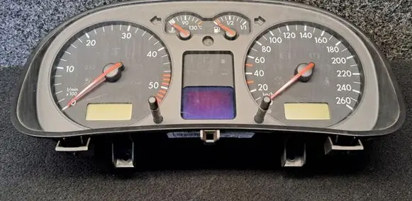 Volkswagen Bora Speedometer (instrument cluster) 1J0920822C