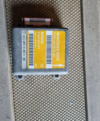 Mercedes-Benz Sprinter W901 W902 W903 W904 Airbag control unit/module 0004460042 0285001124
