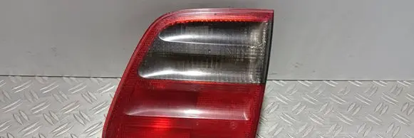 Mercedes-Benz E W210 Tailgate rear/tail lights A2108207464 324522Q2