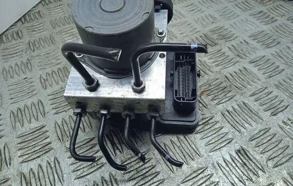 Mercedes-Benz C AMG W205 ABS Pump A2054312200