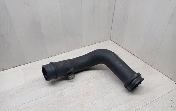 Mazda 6 Air intake hose/pipe R2AA13231