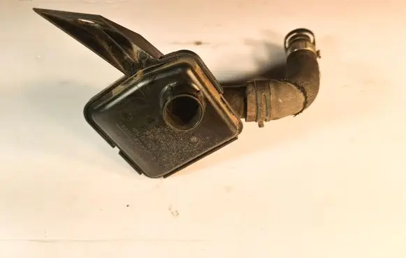 Audi A6 S6 C6 4F Air intake hose/pipe 07L131837