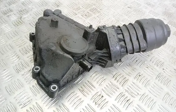 Volvo XC60 Oil filter mounting bracket 30757730
