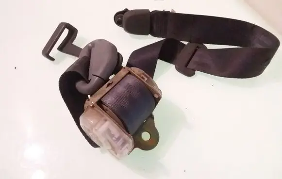 Middle seatbelt (rear)