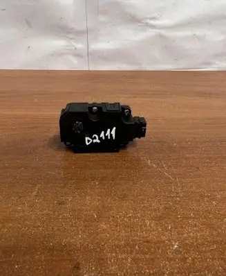 Audi A6 S6 C6 4F Intake manifold valve actuator/motor CZ113930 D2111