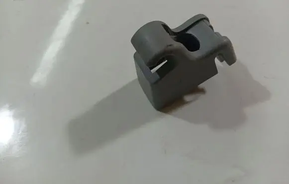 Sun visor clip/hook/bracket