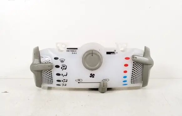 Toyota Aygo AB10 Air conditioner control unit module 55901-0H040
