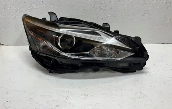 Lexus CT 200H Headlight/headlamp