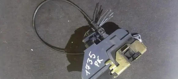 Renault Megane II Front door lock