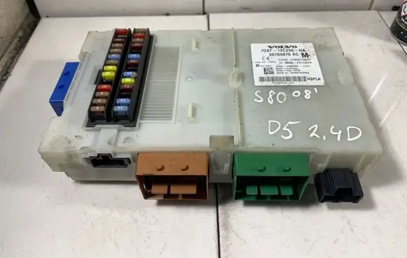 Volvo S80 Fuse module 30765876ac 30765876AC