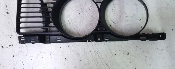 BMW 5 E34 Under headlight/headlamp trim 843174