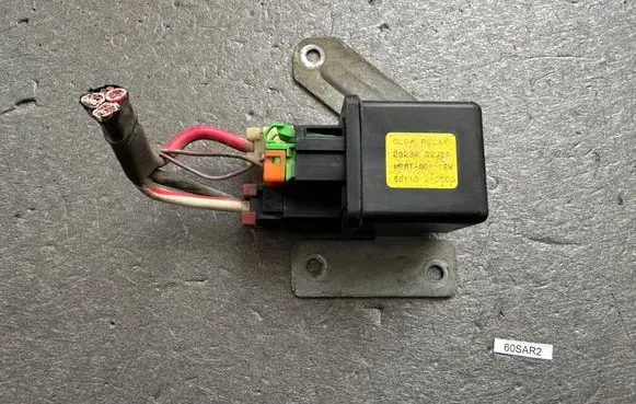 Nissan Patrol Y60 Glow plug pre-heat relay 2523022J01