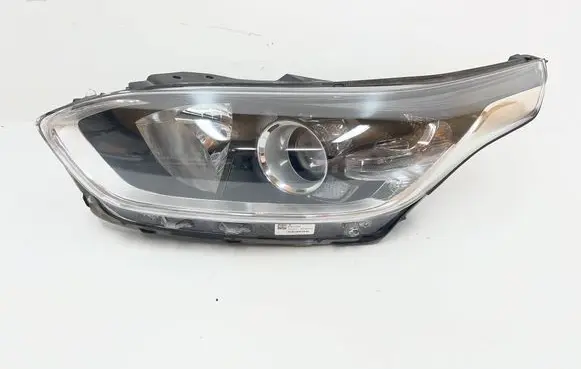 KIA Ceed Headlight/headlamp 92101J7050