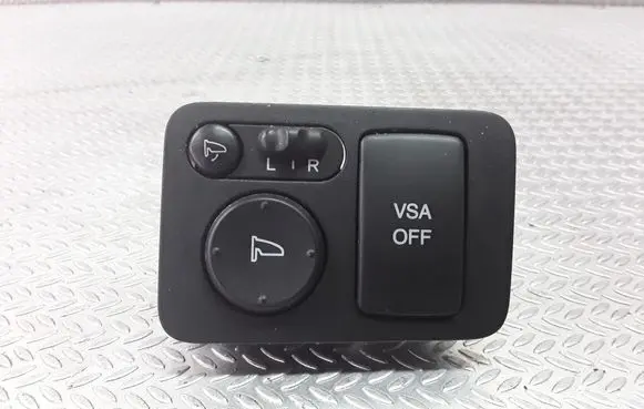 Honda CR-V Wing mirror switch M33212