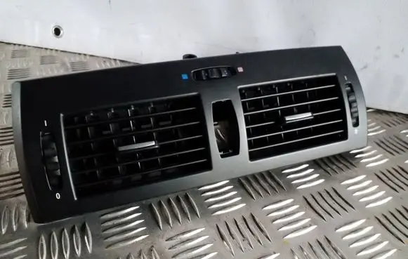 BMW X3 E83 Dash center air vent grill 3400074