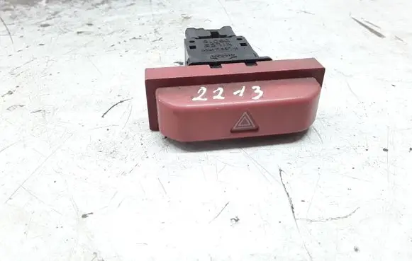 Nissan X-Trail T30 Hazard light switch