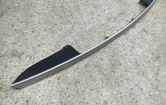 Hyundai Santa Fe Trunk door license plate light bar 87332S2000