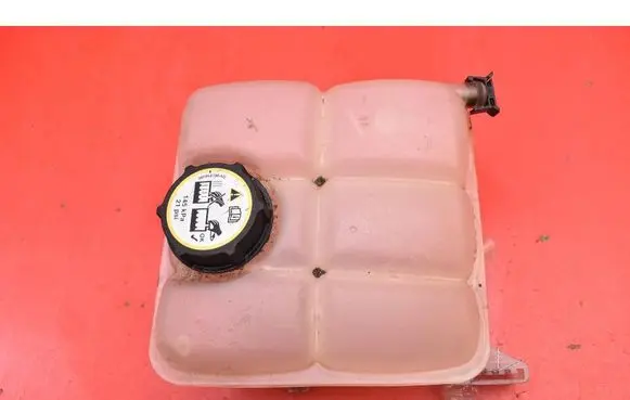 Ford Focus Coolant expansion tank/reservoir 8V61-8K218-DE