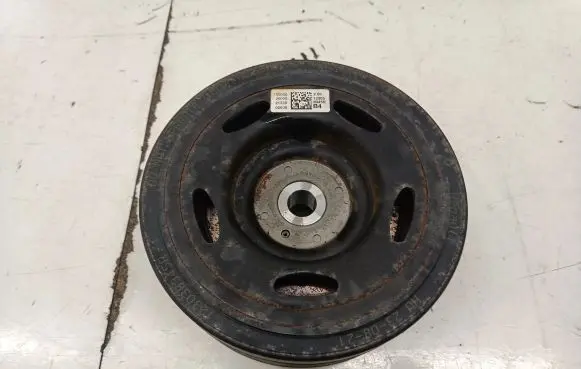 Nissan Qashqai J12 Crankshaft pulley 123038345R