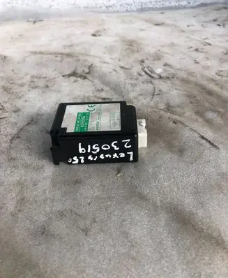 Lexus IS 220D-250-350 Door central lock control unit/module 8974053051