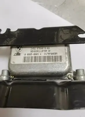 BMW 3 E46 ESP acceleration yaw rate sensor 6764018