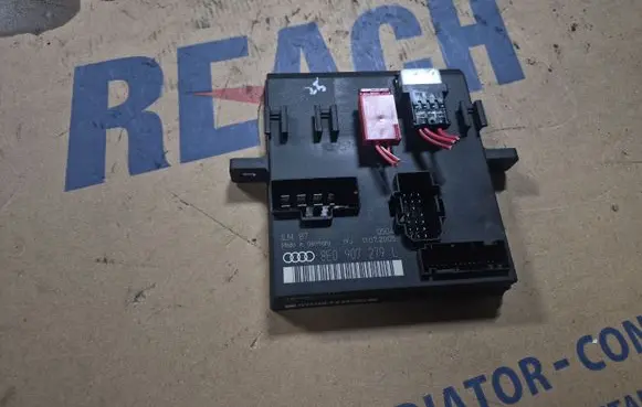 Audi A4 S4 B7 8E 8H Comfort/convenience module 8E0907279L