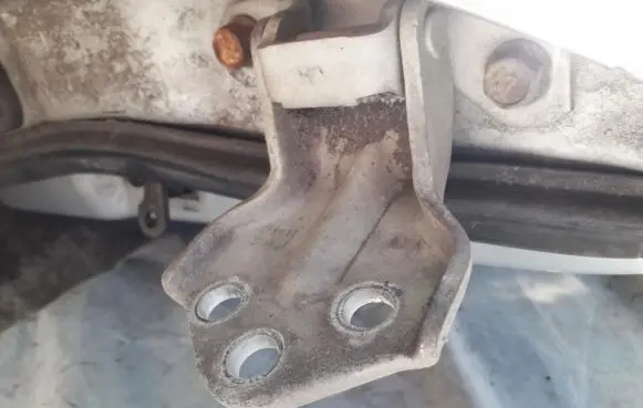 Hyundai Elantra Front door upper hinge