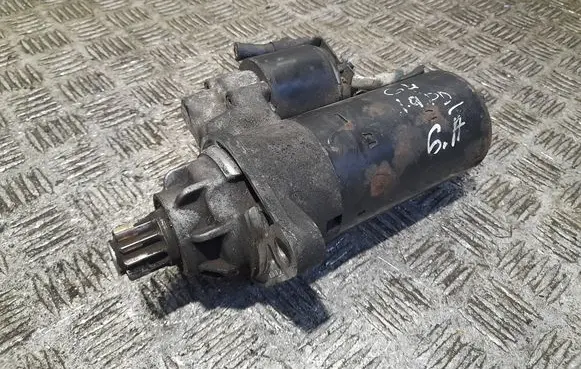 Volkswagen Golf IV Starter motor 0001125048