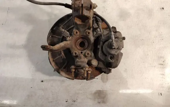 Volkswagen Jetta V Front wheel hub