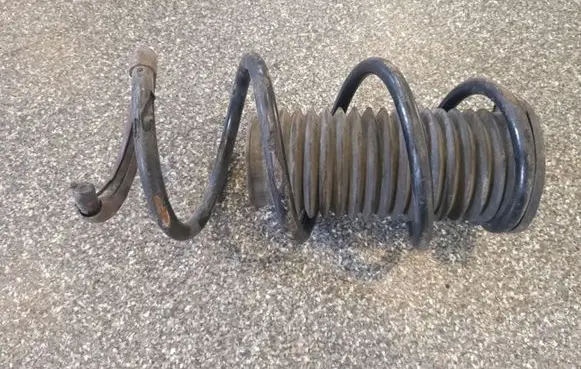 Fiat 500E Front coil spring