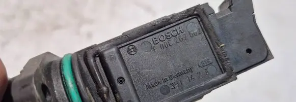 BMW 5 E39 Mass air flow meter F00C2G2062 391142A