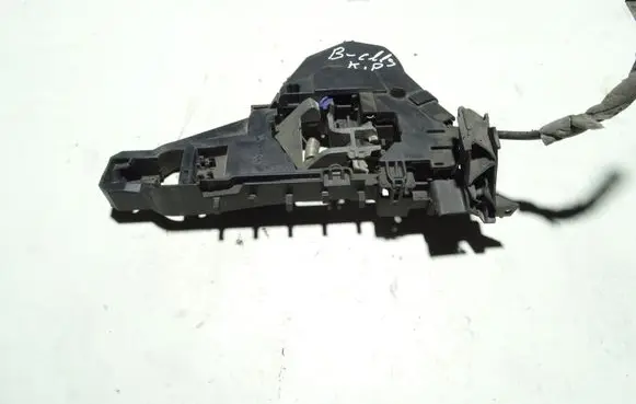 Mercedes-Benz B W245 Front door exterior handle/bracket A169760013