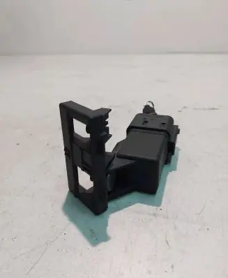 Volkswagen PASSAT B6 Glow plug pre-heat relay 0281003038