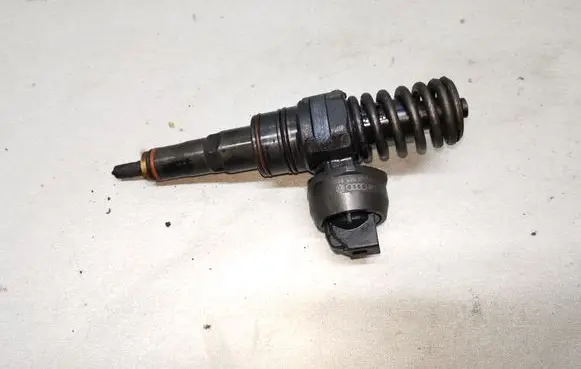 Volkswagen PASSAT B5.5 Fuel injector 038130073AR 0414720214