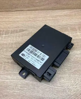 Mercedes-Benz C W203 Tow bar relay 0295456732 5DS00810200USED