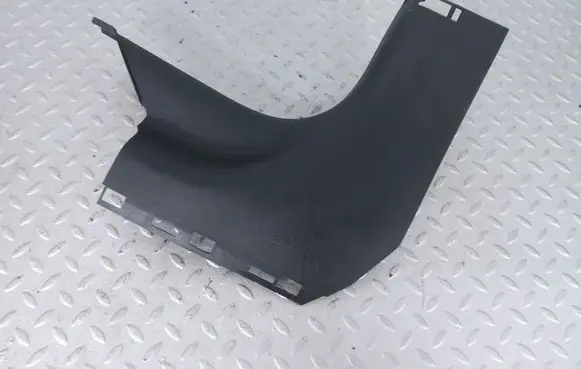 Foot area side trim
