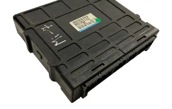 Mitsubishi Space Wagon Engine control unit/module MD362110