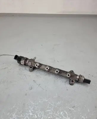 Skoda Octavia Mk3 (5E) Fuel main line pipe 057130764ab 04l089b