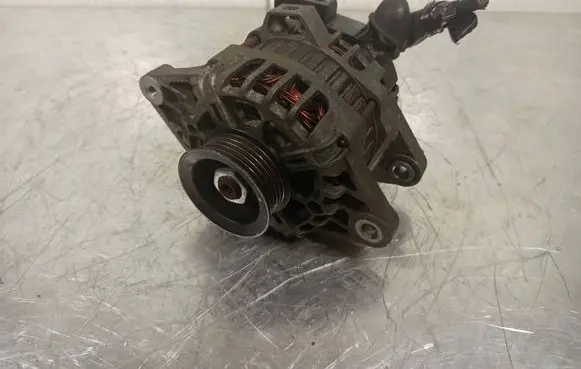 Hyundai i20 (PB PBT) Generator/alternator 3730003300 2606900 135V70A