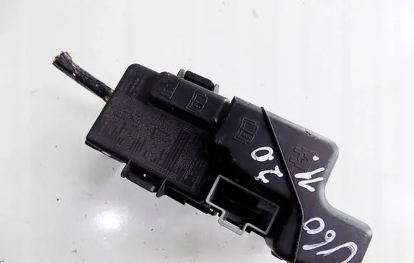Volvo V60 Fuse module 13800159