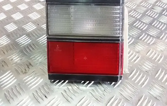 Volkswagen PASSAT B3 Tailgate rear/tail lights 357945107