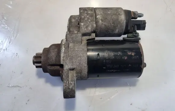 Volkswagen Golf V Starter motor 02T911023R